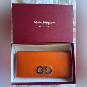 Ferragamo Gancini Continental Wallet